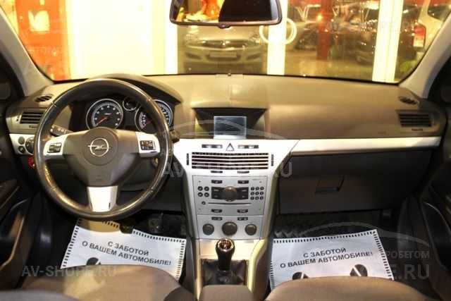 Opel Astra 1.8i MT (140 л.с.) 2010 г.