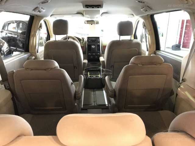 Chrysler Town & Country  3.3i AT (177 л.с.) 2008 г.