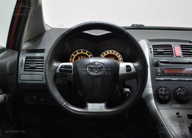 Toyota Auris 1.6i AT (124 л.с.) 2012 г.
