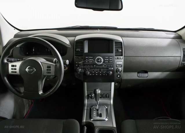 Nissan Pathfinder 2.5d AT (190 л.с.) 2013 г.