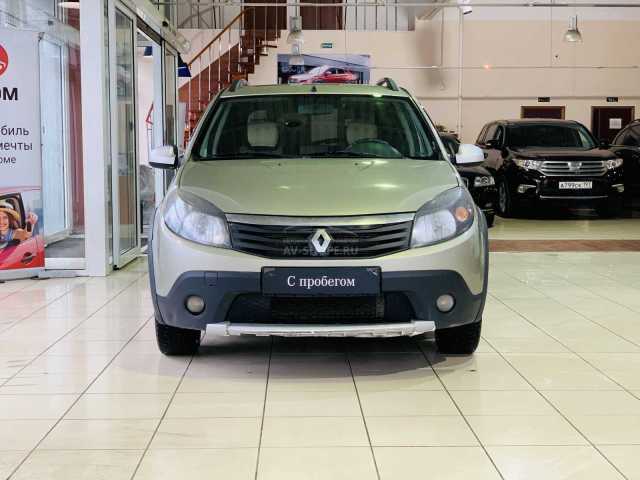 Renault SANDERO STEPWAY 1.6i  MT (84 л.с.) 2012 г.