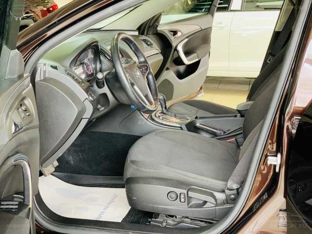 Opel Insignia 1.6i AT (170 л.с.) 2014 г.