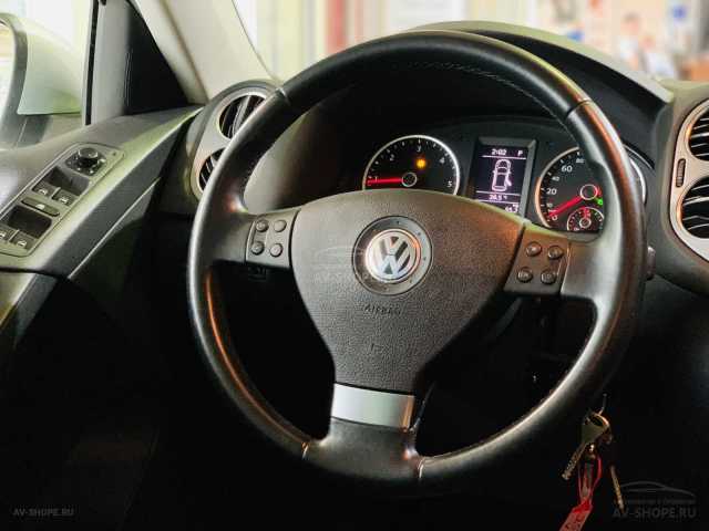 Volkswagen Tiguan 2.0d AT (140 л.с.) 2010 г.