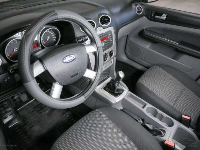Ford Focus 2 1.6i MT (100 л.с.) 2011 г.