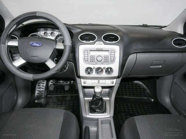 Ford Focus 2 1.6i MT (100 л.с.) 2011 г.