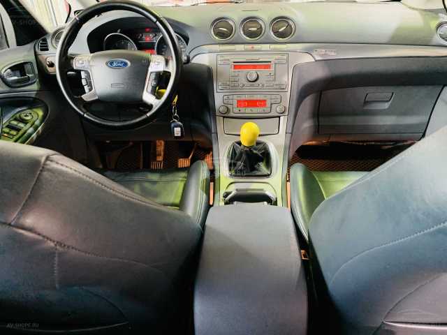 Ford S-MAX 2.0i MT (145 л.с.) 2006 г.