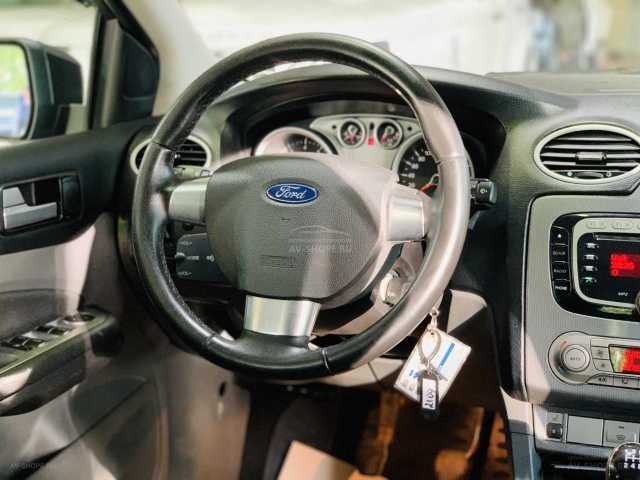 Ford Focus 2 1.8i MT (125 л.с.) 2010 г.