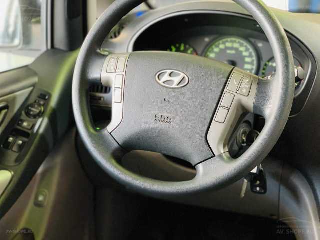 Hyundai Grand Starex 2.5d AT (145 л.с.) 2010 г.