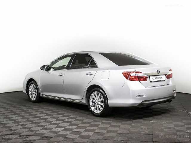 Toyota Camry 2.5i AT (181 л.с.) 2012 г.